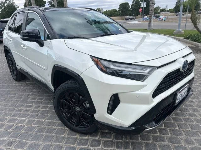 2022 Toyota RAV4 Hybrid XSE AWD photo