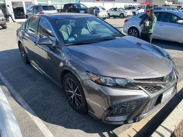 2022 Toyota Camry SE FWD photo