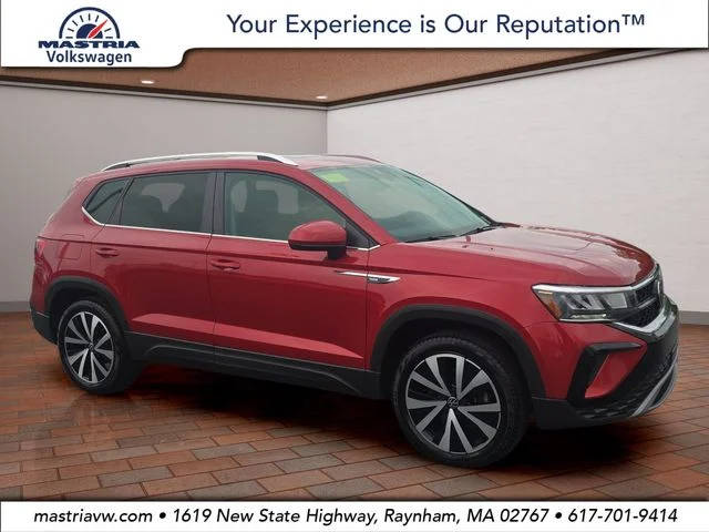 2022 Volkswagen Taos SE AWD photo