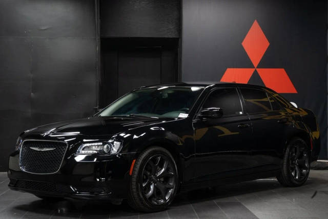 2022 Chrysler 300 Touring RWD photo