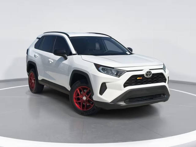 2020 Toyota RAV4 LE FWD photo