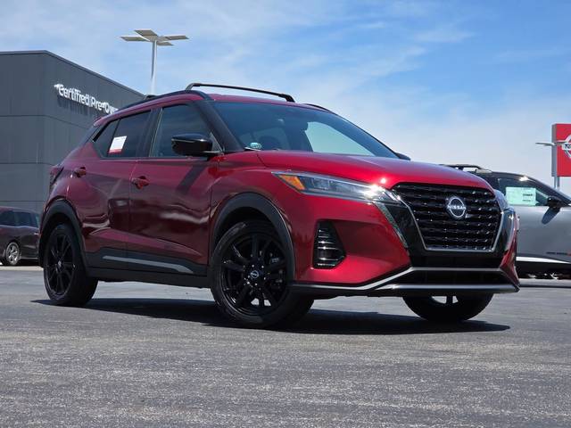 2022 Nissan Kicks SR FWD photo