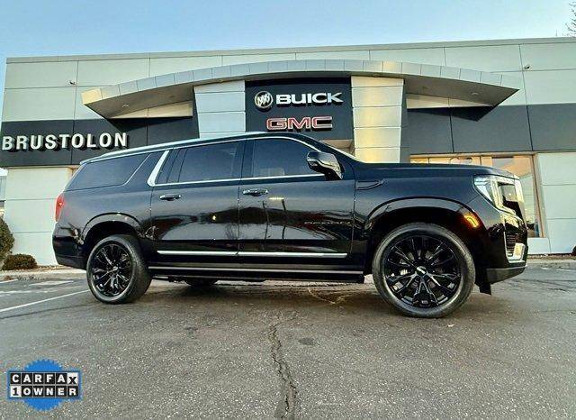 2022 GMC Yukon XL Denali 4WD photo