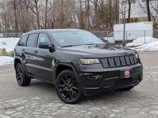 2022 Jeep Grand Cherokee Laredo X 4WD photo