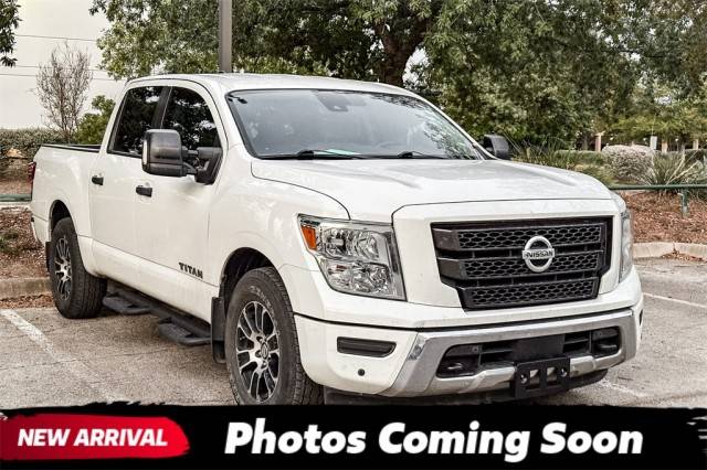 2022 Nissan Titan SV RWD photo