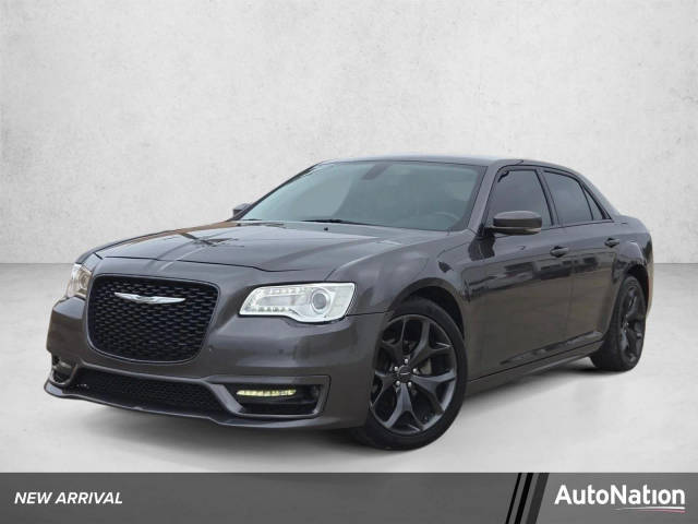 2022 Chrysler 300 Touring L RWD photo