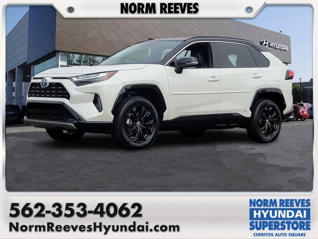 2022 Toyota RAV4 Hybrid XSE AWD photo