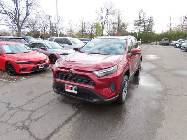 2022 Toyota RAV4 XLE AWD photo