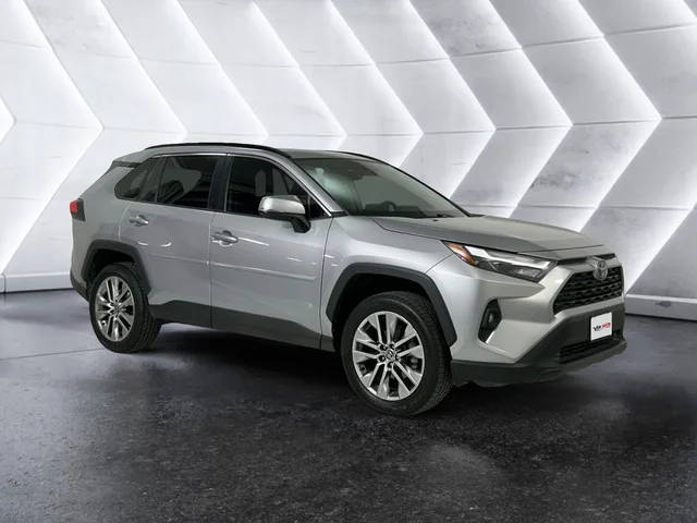 2022 Toyota RAV4 XLE Premium AWD photo