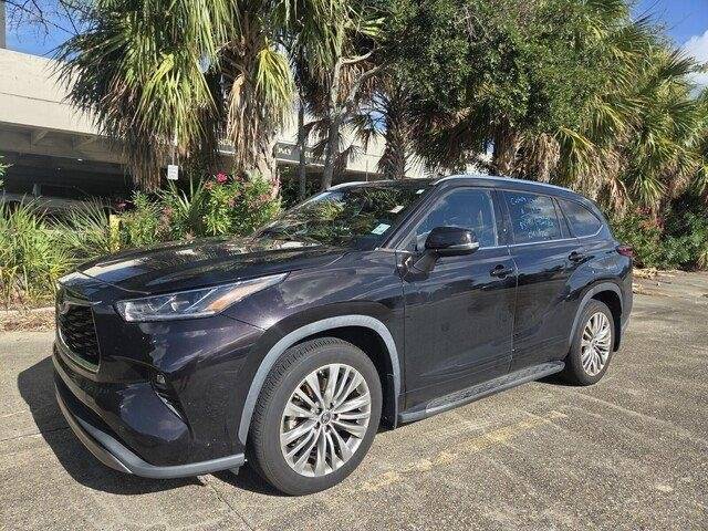 2022 Toyota Highlander Platinum AWD photo