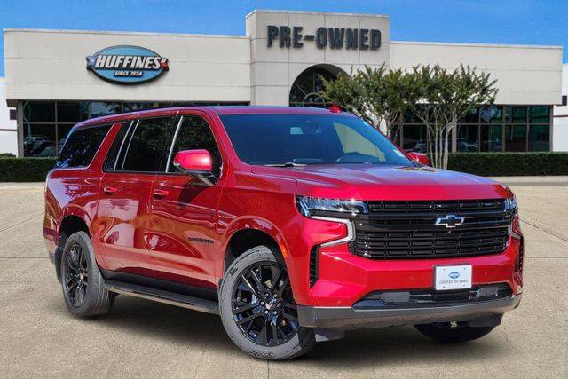 2022 Chevrolet Suburban RST 4WD photo