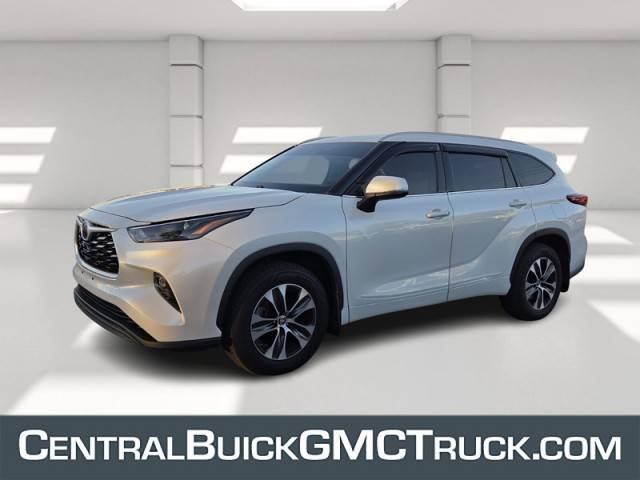 2022 Toyota Highlander XLE AWD photo