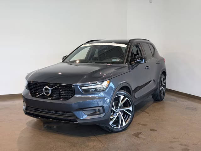 2022 Volvo XC40 R-Design AWD photo