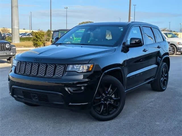 2022 Jeep Grand Cherokee Laredo X RWD photo