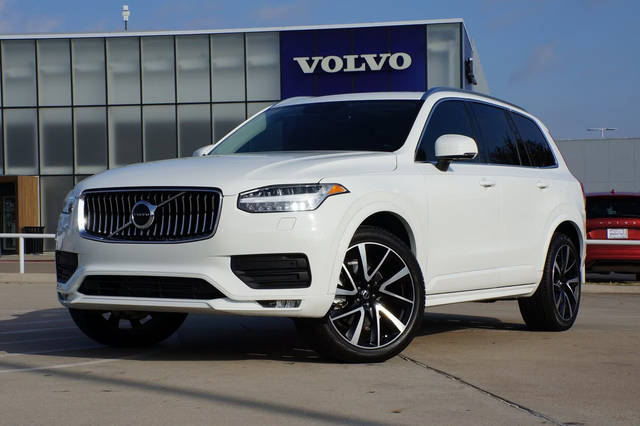 2022 Volvo XC90 Momentum AWD photo