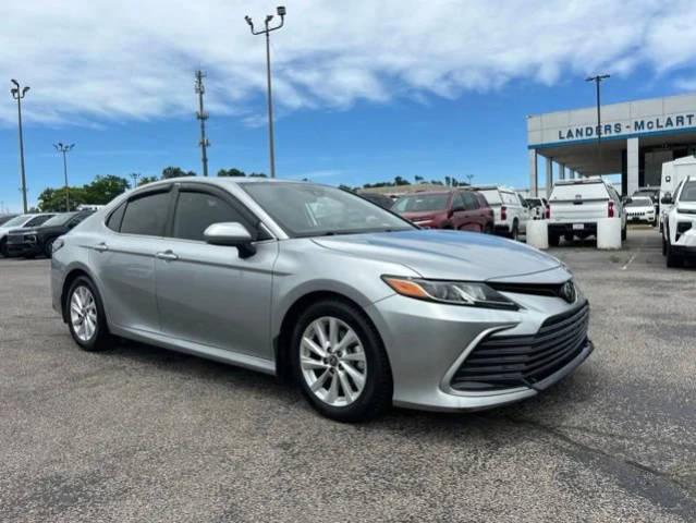2022 Toyota Camry LE FWD photo