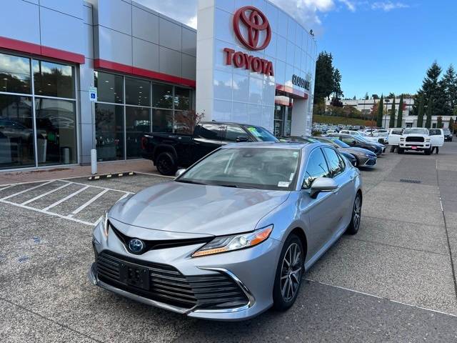 2022 Toyota Camry Hybrid XLE FWD photo