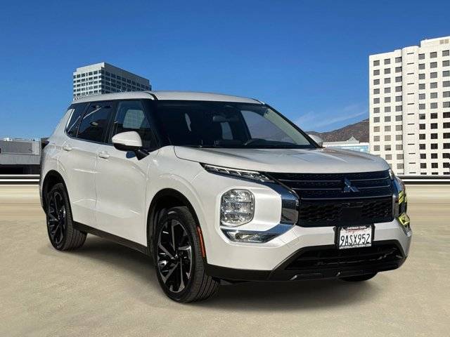 2022 Mitsubishi Outlander ES FWD photo