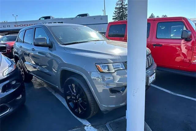 2022 Jeep Grand Cherokee Laredo X 4WD photo