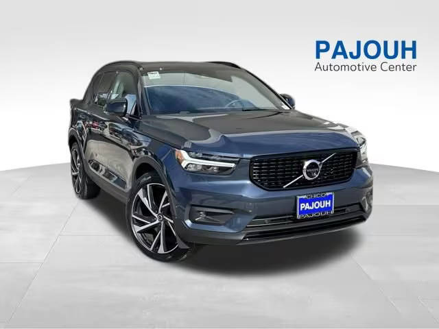 2022 Volvo XC40 R-Design AWD photo