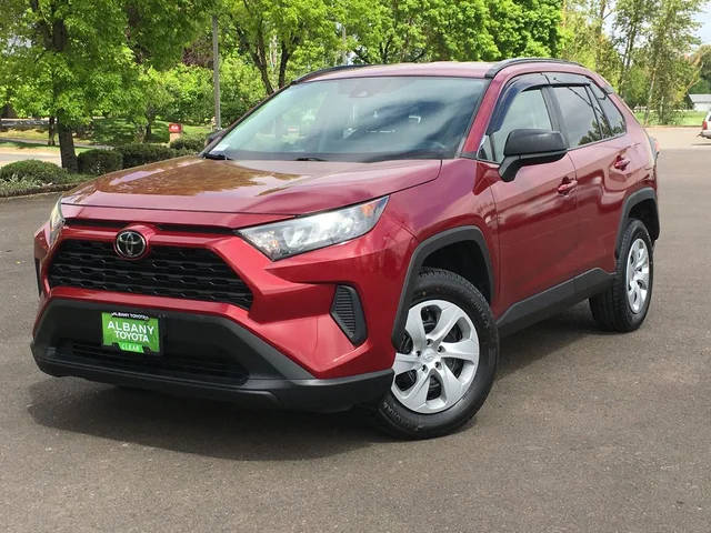 2021 Toyota RAV4 LE FWD photo