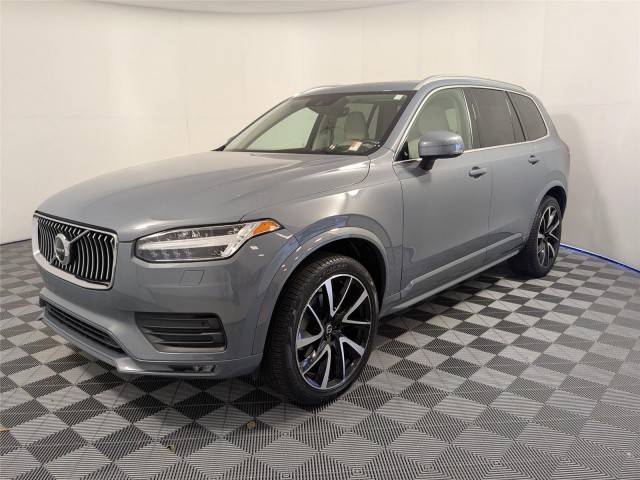 2022 Volvo XC90 Momentum AWD photo
