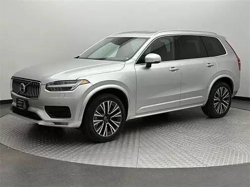 2022 Volvo XC90 Momentum AWD photo