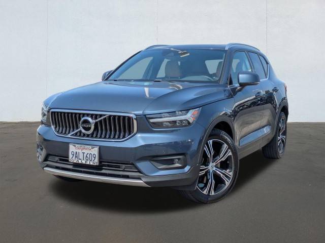 2022 Volvo XC40 Inscription AWD photo