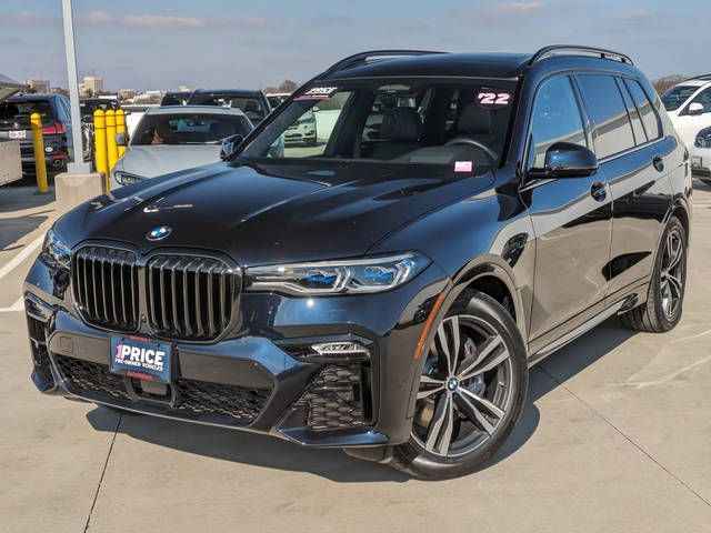 2022 BMW X7 M50i AWD photo