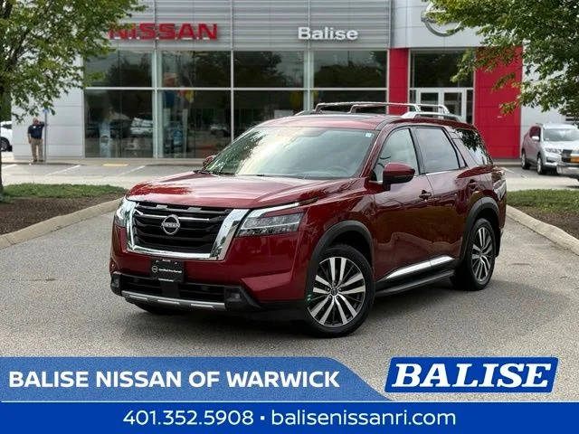 2022 Nissan Pathfinder Platinum 4WD photo