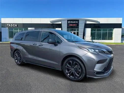 2022 Toyota Sienna XSE FWD photo