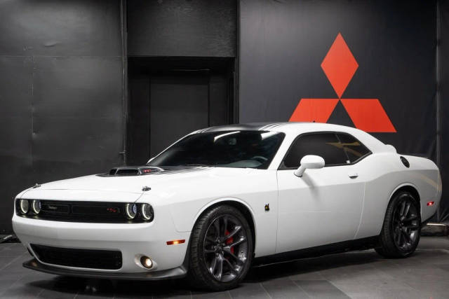 2022 Dodge Challenger R/T Scat Pack RWD photo