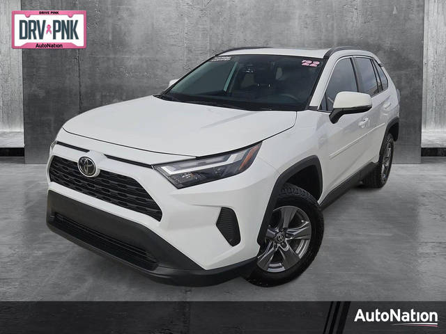 2022 Toyota RAV4 XLE FWD photo