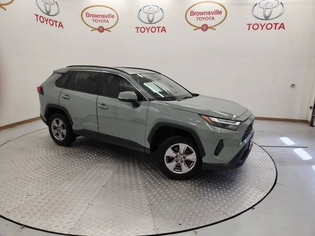 2022 Toyota RAV4 XLE FWD photo