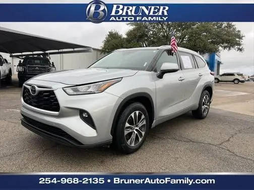 2020 Toyota Highlander XLE FWD photo