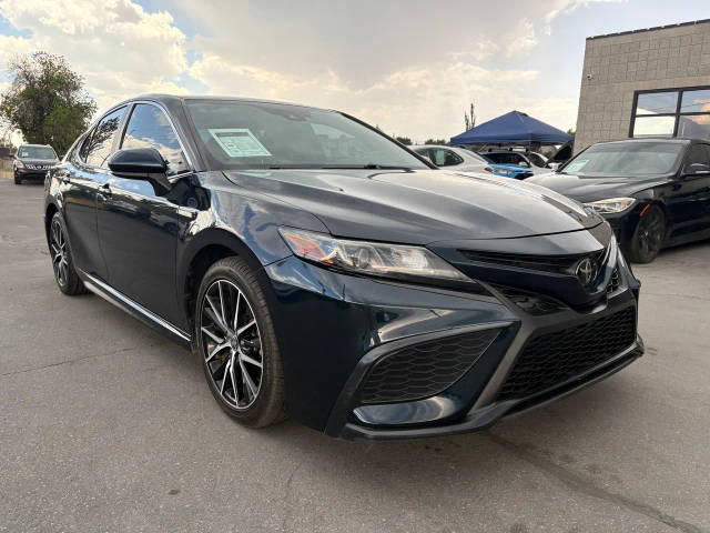 2021 Toyota Camry SE FWD photo