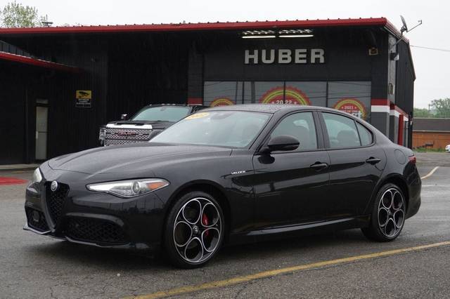 2022 Alfa Romeo Giulia Veloce AWD photo
