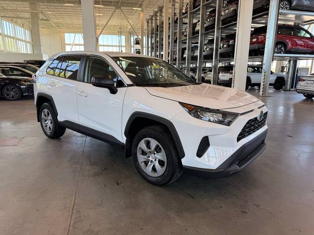 2022 Toyota RAV4 LE AWD photo