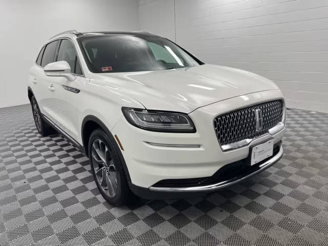 2022 Lincoln Nautilus Reserve AWD photo