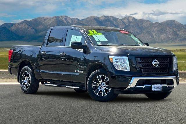 2022 Nissan Titan SV RWD photo