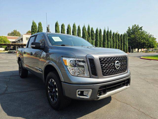 2019 Nissan Titan PRO-4X 4WD photo