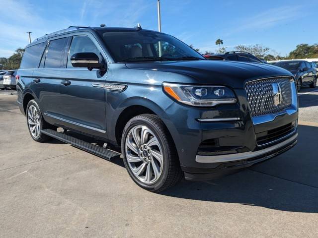 2022 Lincoln Navigator Reserve 4WD photo