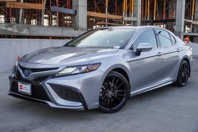 2022 Toyota Camry Hybrid XSE FWD photo