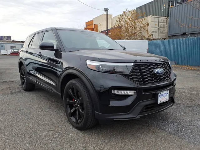2022 Ford Explorer ST 4WD photo