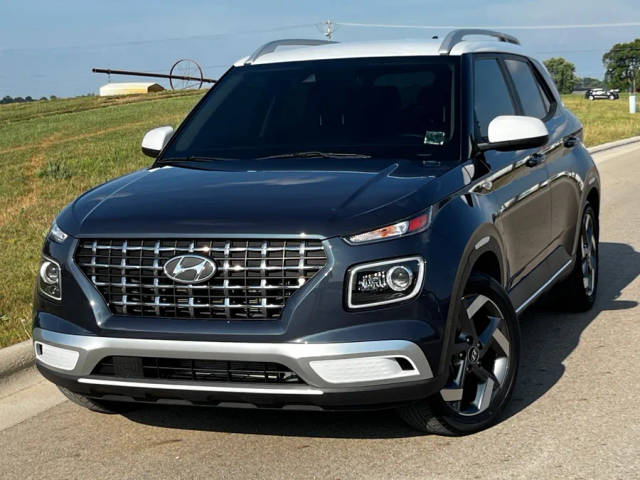 2022 Hyundai Venue Limited FWD photo