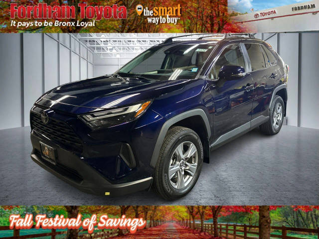 2022 Toyota RAV4 XLE AWD photo