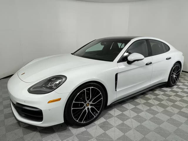 2022 Porsche Panamera 4 AWD photo