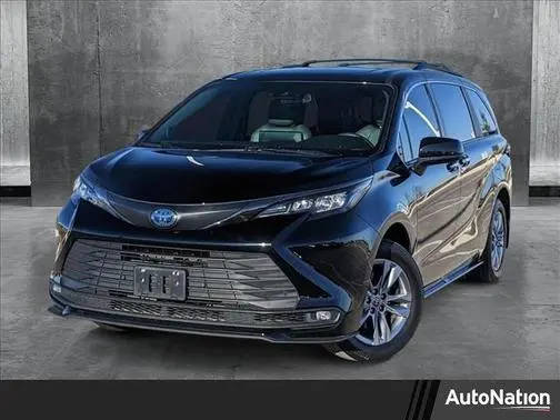 2022 Toyota Sienna XLE Woodland Edition AWD photo