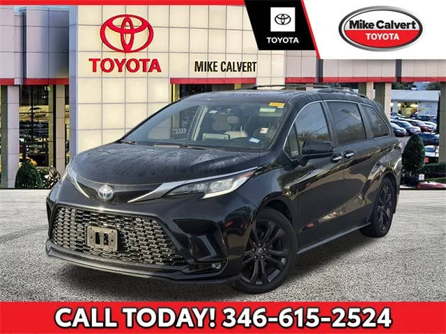 2022 Toyota Sienna XSE FWD photo