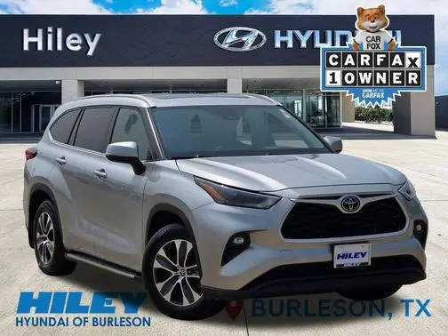 2022 Toyota Highlander XLE FWD photo